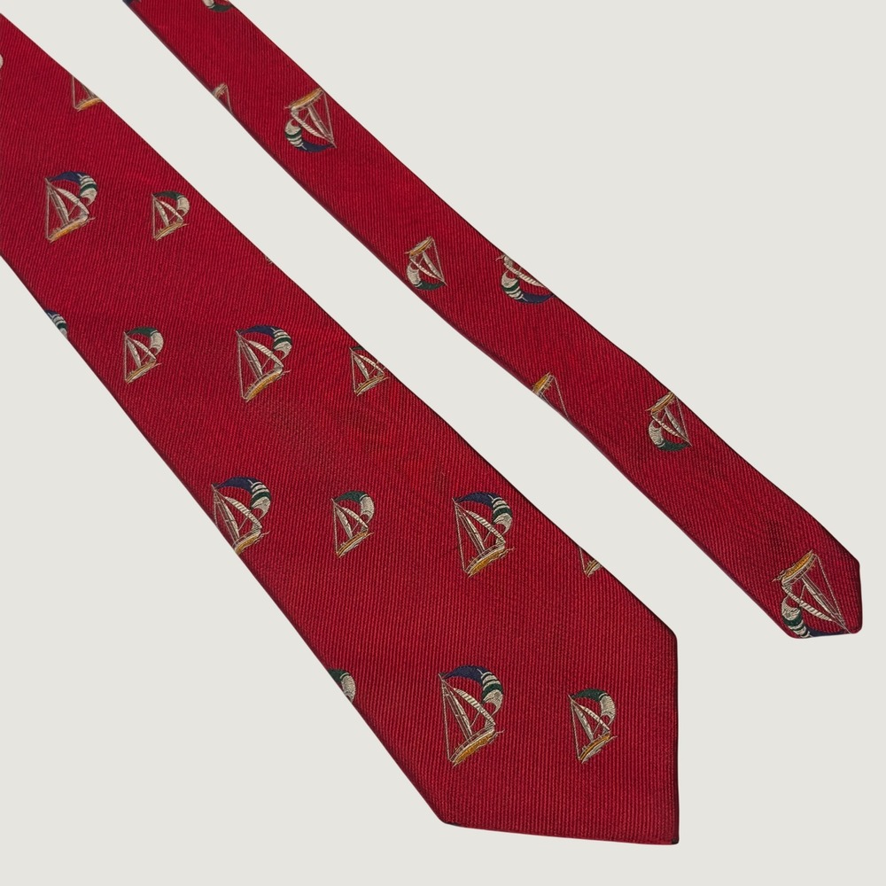 Kenneth Gordon Tie Red Sailboat Nautical Silk Woven in England 57x3.25 Mens